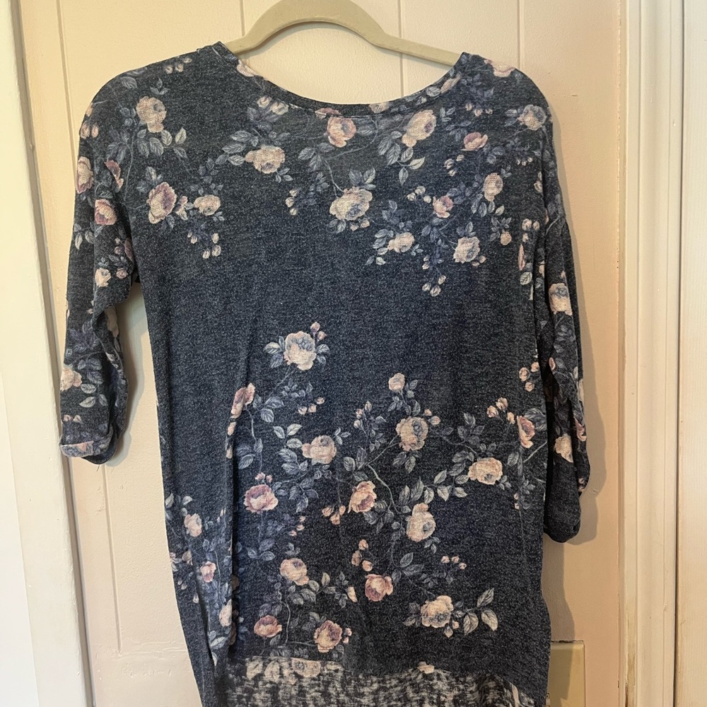 LC Lauren Conrad Floral 3/4 Sleeve Blue Pink Tunic